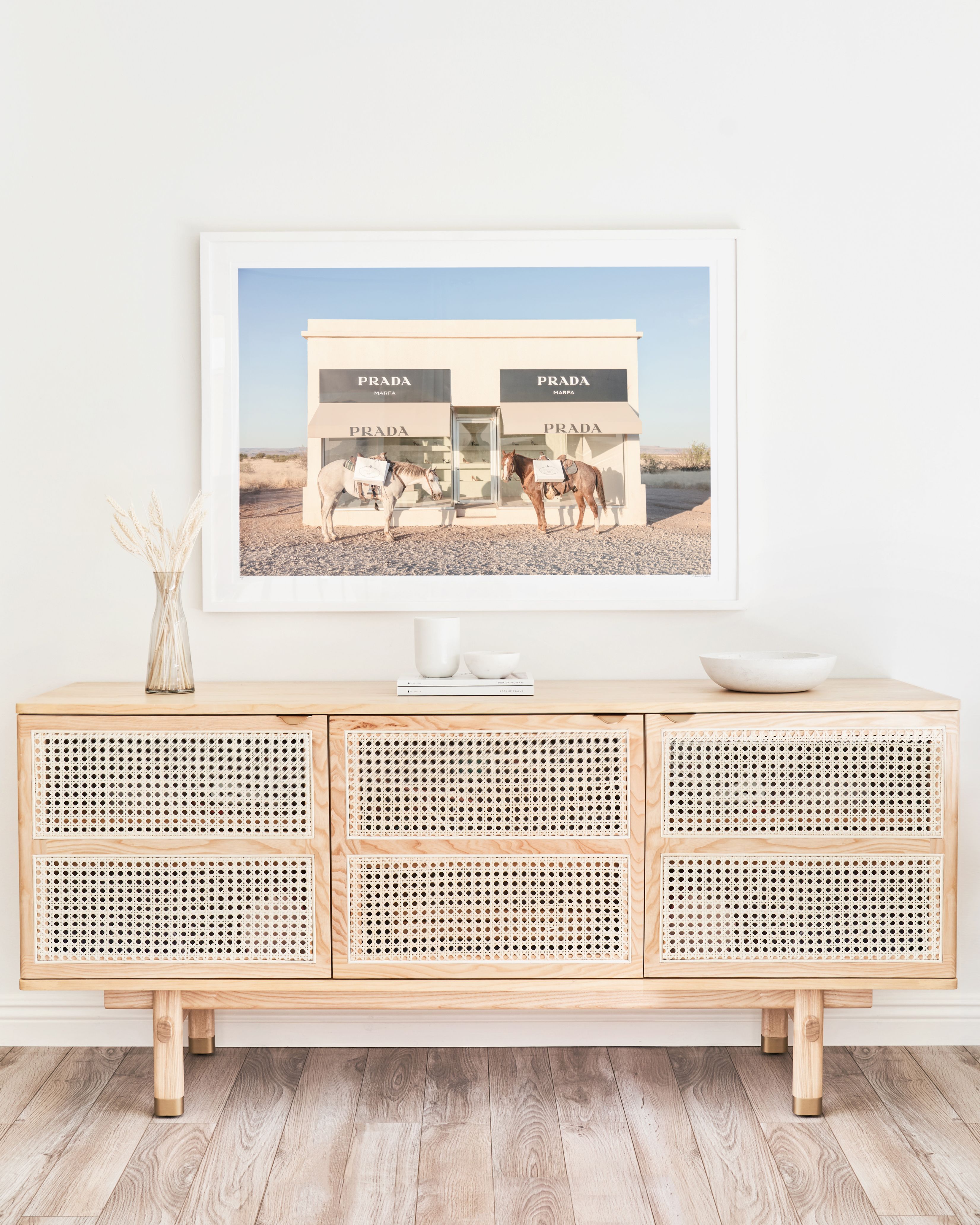 Michelle Berdan S Laid Back Home By The Beach Featuring Gray Malin